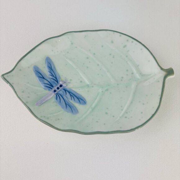 Favorite Things Green Dragonfly Porcelain Soap Dish Or Trinket Dish - Picture 2 of 7